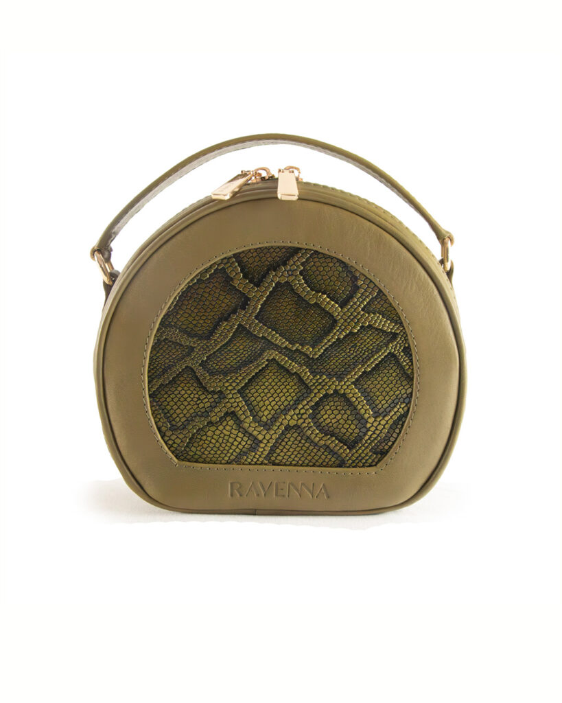 Bolso de piel color musgo elegante para ejecutivas
